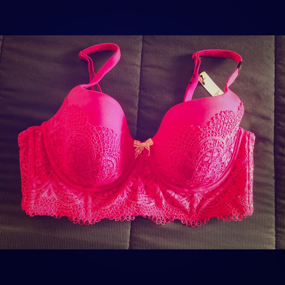Lace Hot Pink Push up bra 👌🏻